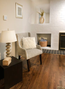 Home staging of a corner of a living room at Egewater, Maryland